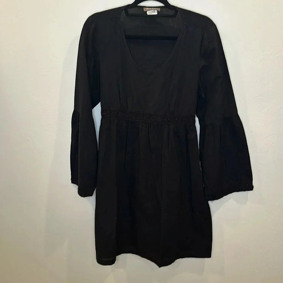 TOMMY BAHAMA SCOOP NECK DRESS WITH WASIT TIE CROCHET DETAIL ON WAIST AND SLEEVES - Picture 6 of 12